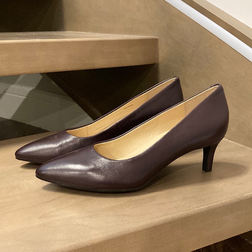 GEOX pointed toe pumps NWOT